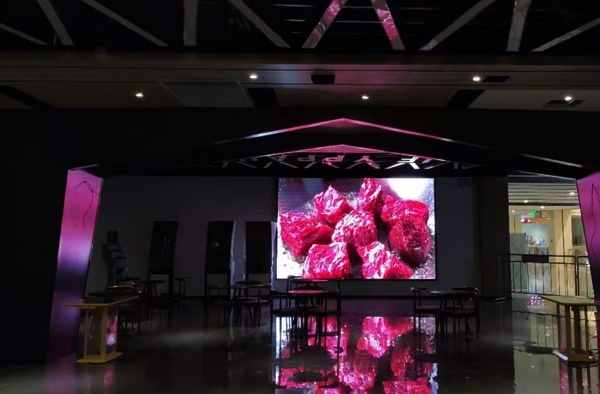 小间距led显示屏有哪些优点